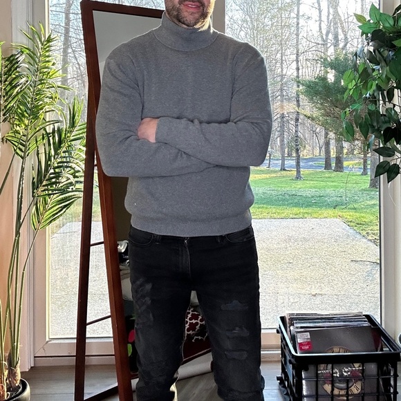 Banana Republic | Supima Cotton Mock Turtleneck in Dark Grey (Small) - Picture 8 of 10